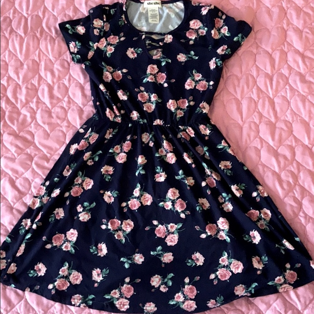 Dark blue dress with rose patterns